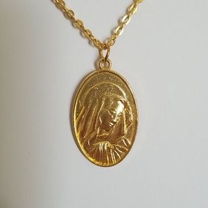 Spanish Language Virgin Mary Pendant